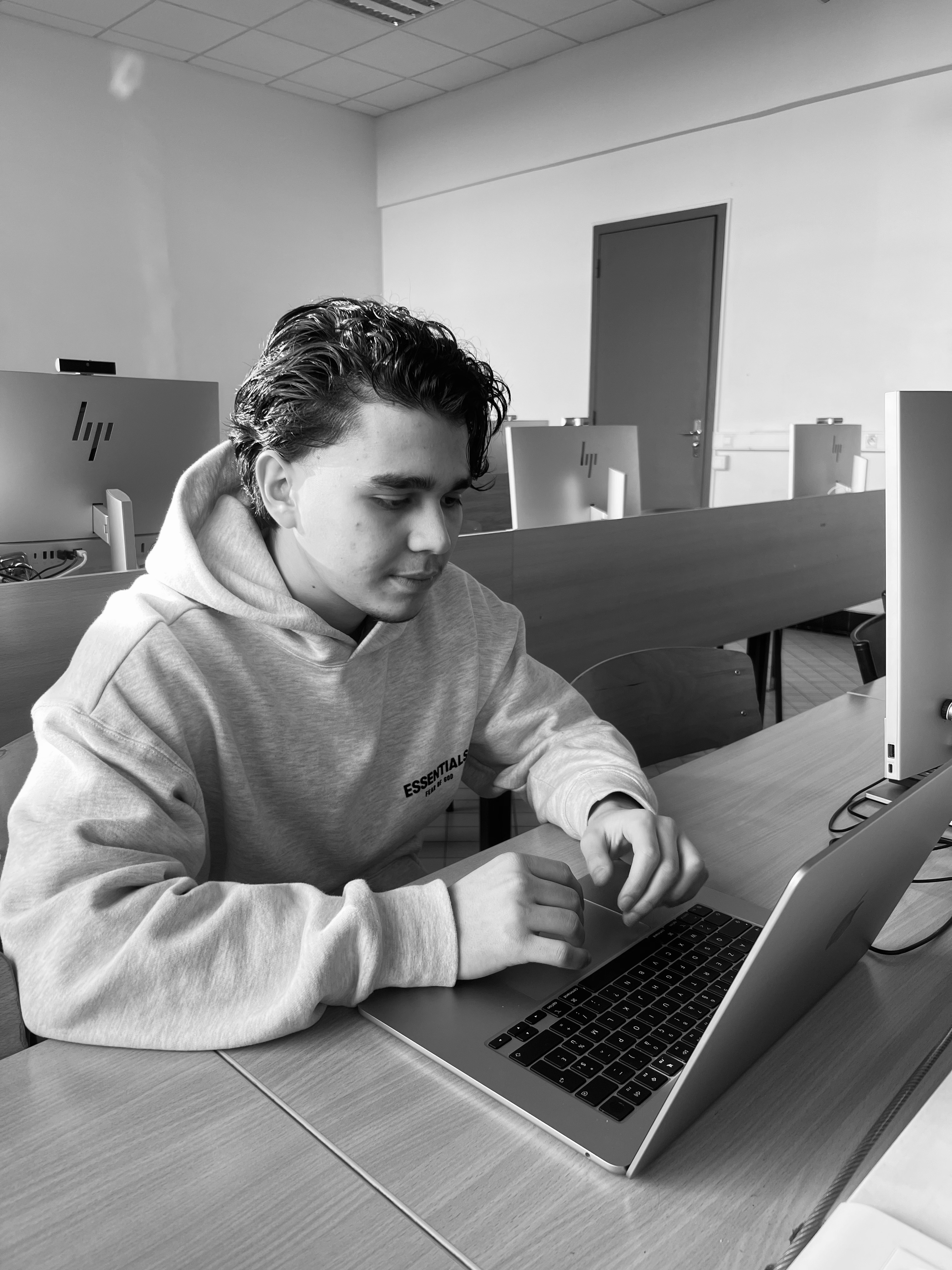 Portrait de Nazim Hamia